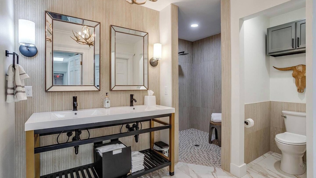 Photo of Bathroom in Granbury