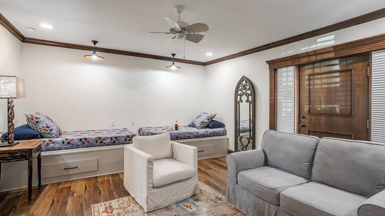 Photo of Livingroom in Granbury