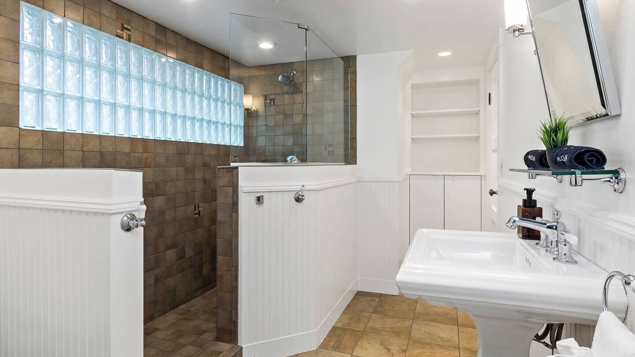 Photo of Bathroom in Capitol Hill