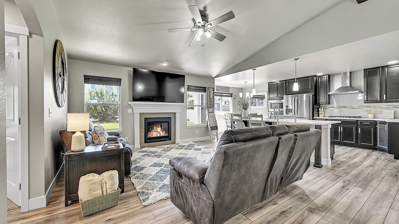 Photo of Livingroom in Evans