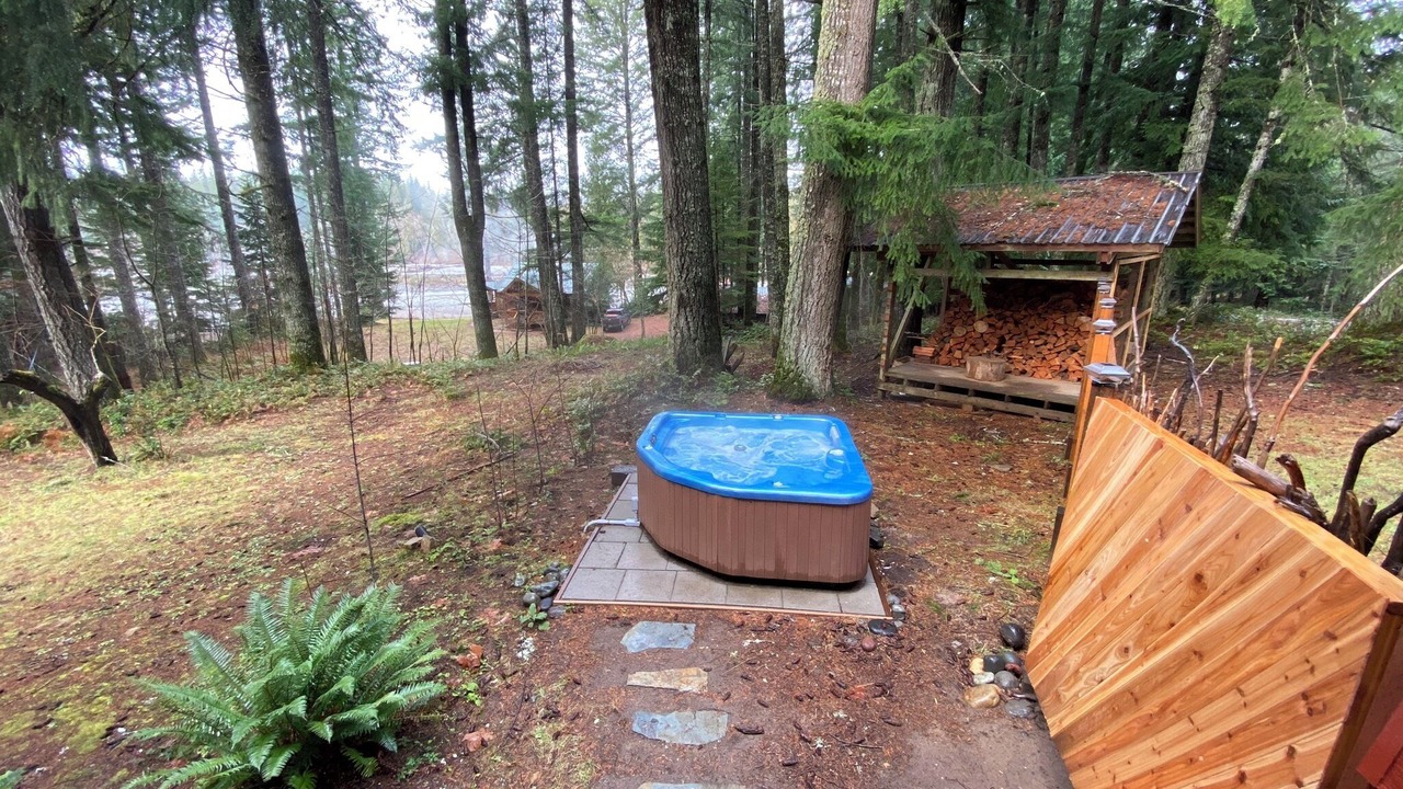 Photo of Others in Packwood