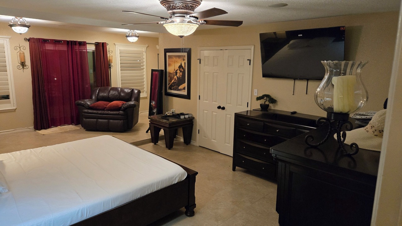 Photo of Bedroom in Biggs Field