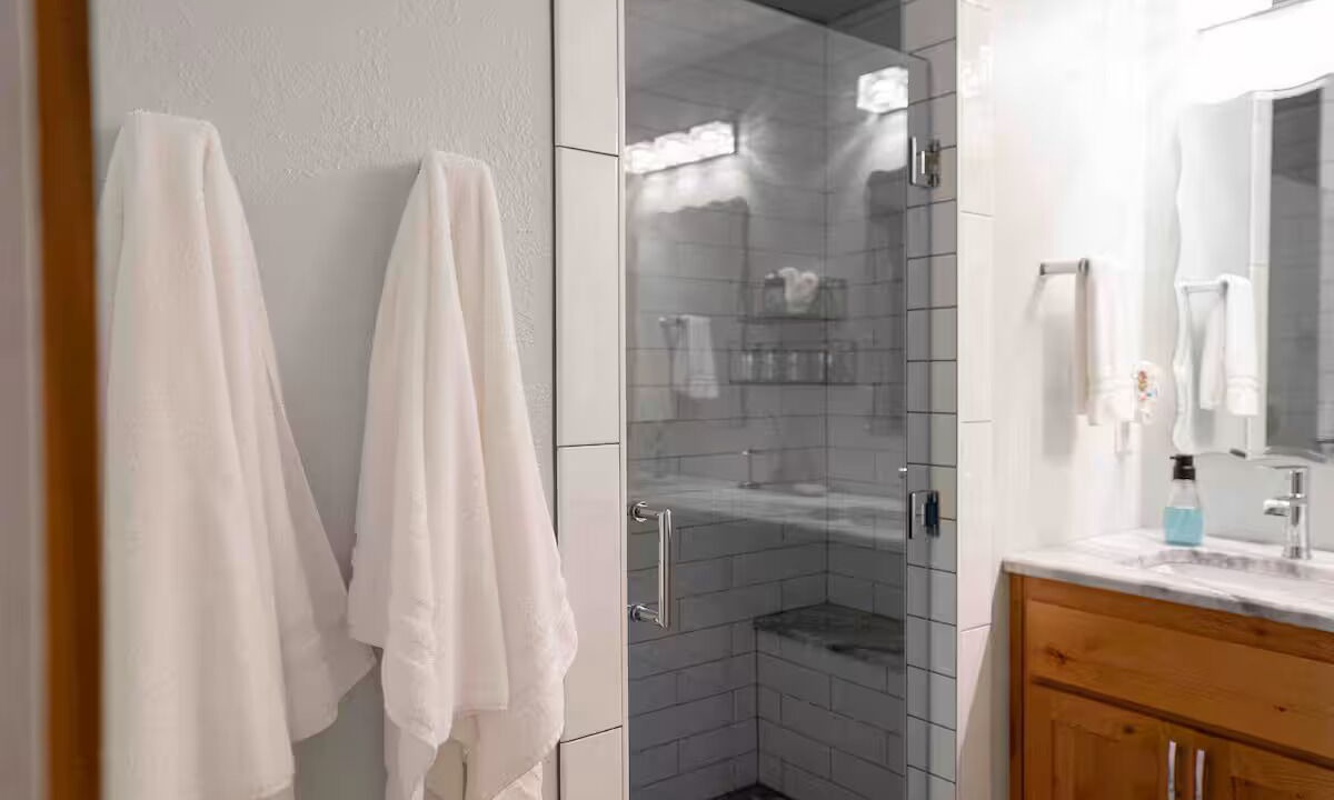 Photo of Bathroom in Oak Harbor