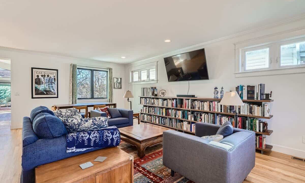 Photo of Livingroom in Louisville