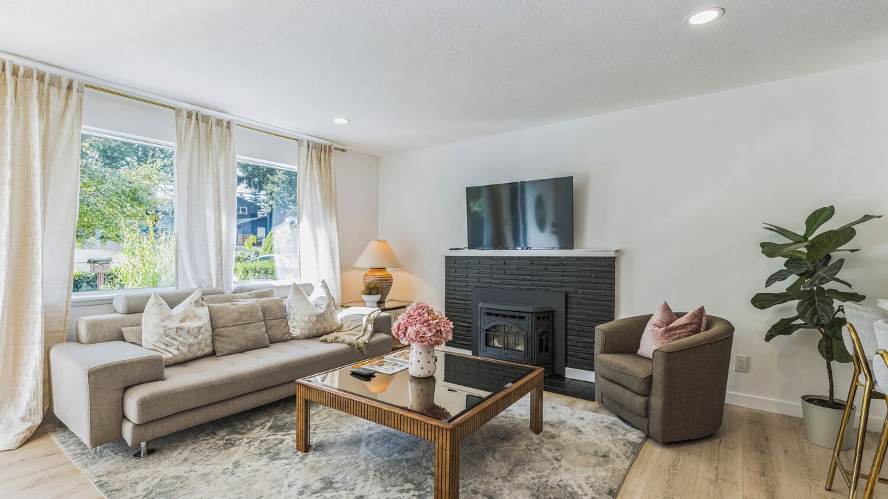 Photo of Livingroom in Burien