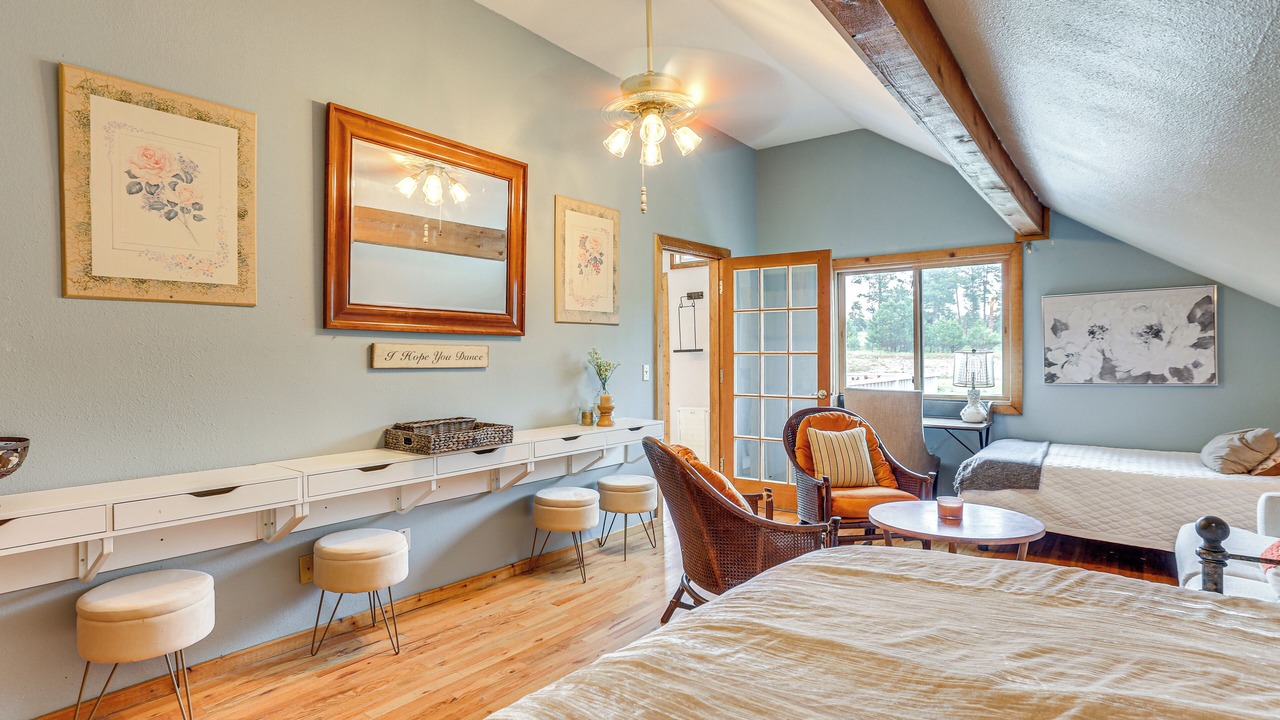 Photo of Bedroom in Larkspur