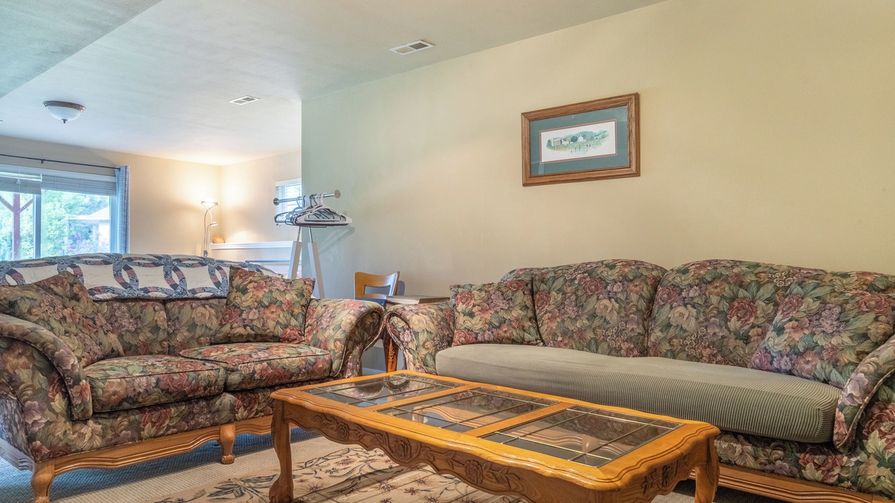 Photo of Livingroom in Latah Valley