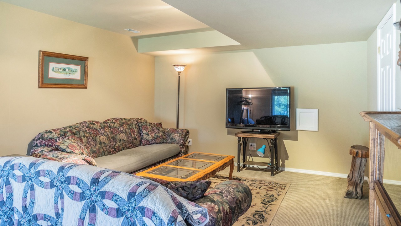 Photo of Livingroom in Latah Valley