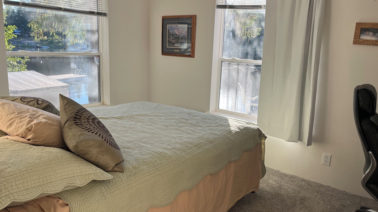 Photo of Bedroom in Newport