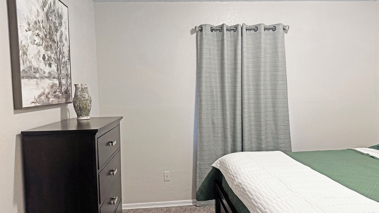 Photo of Bedroom in Mustang