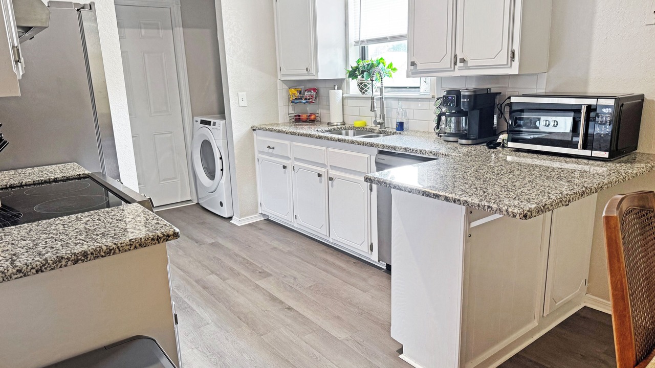 Photo of Kitchen in Mustang