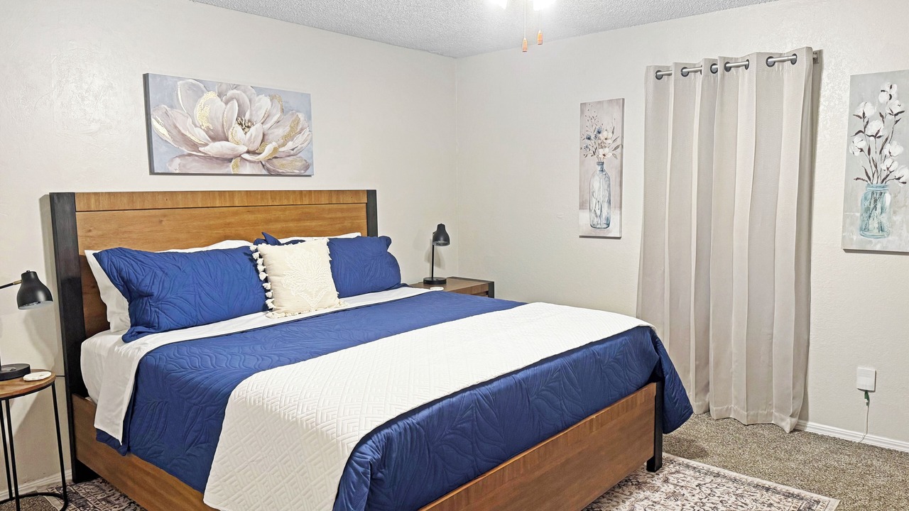 Photo of Bedroom in Mustang