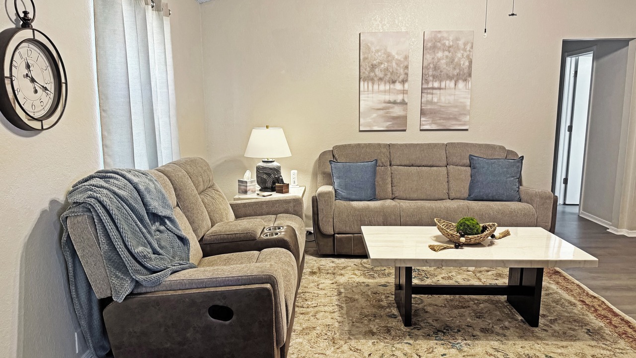 Photo of Livingroom in Mustang