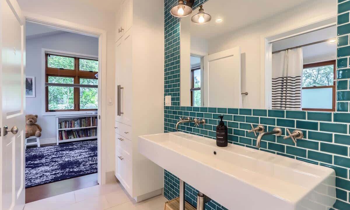 Photo of Bathroom in Lower Arapahoe