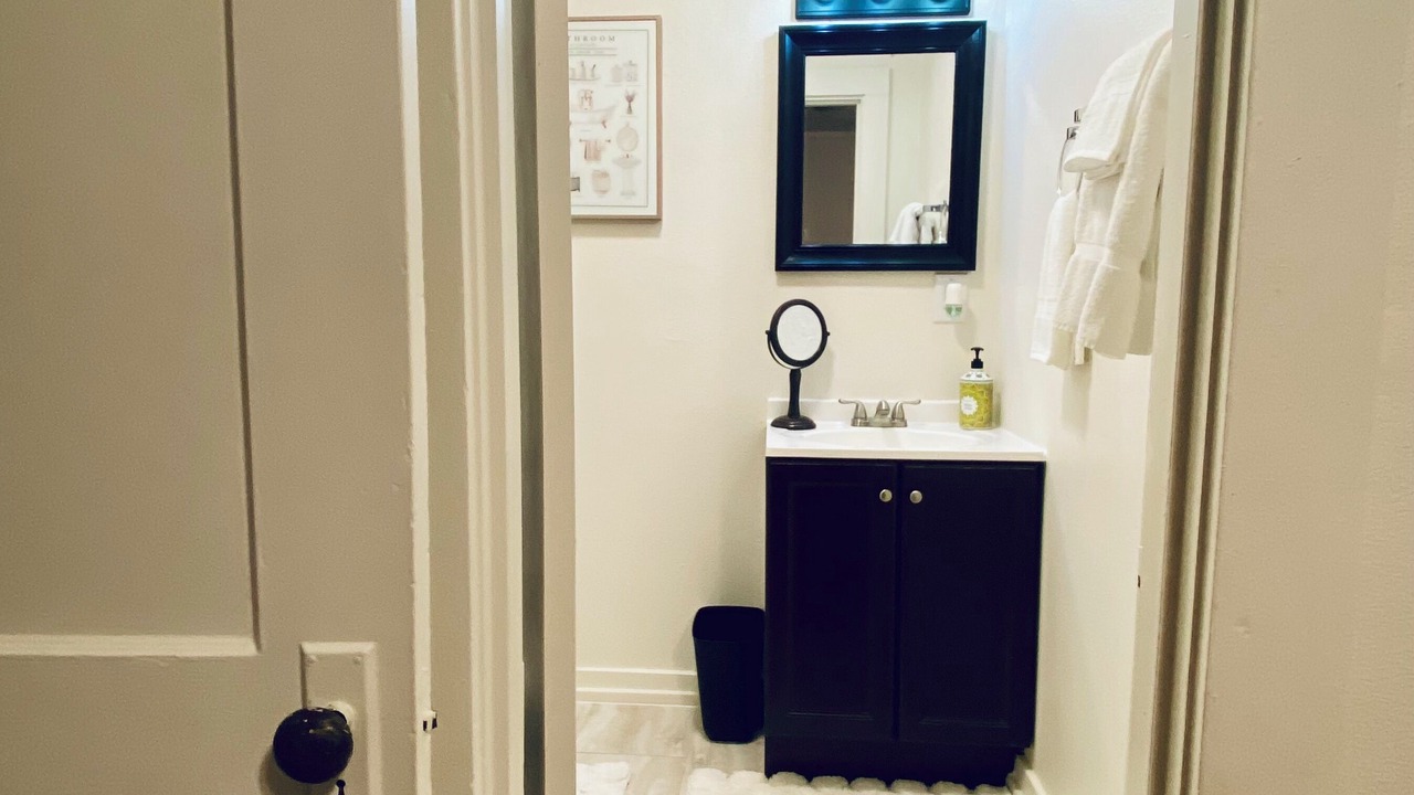 Photo of Bathroom in Electra