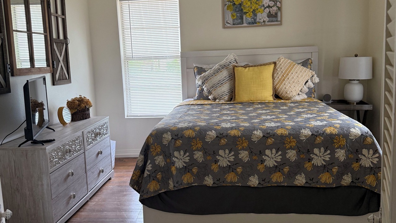 Photo of Bedroom in Electra
