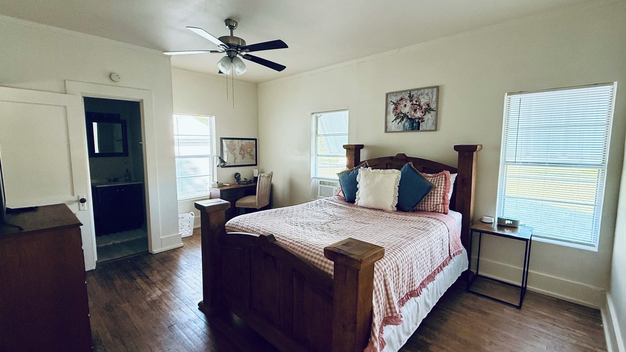 Photo of Bedroom in Electra