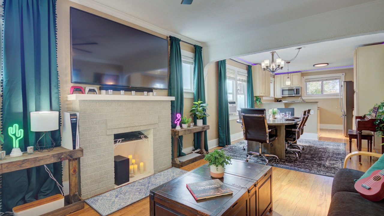 Photo of Livingroom in Cole