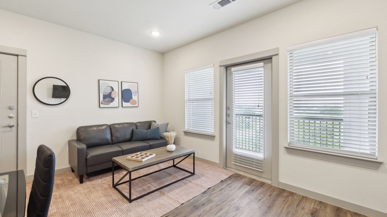 Photo of Livingroom in Cleburne