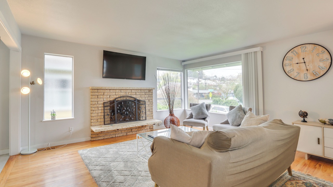Photo of Livingroom in South Beacon Hill