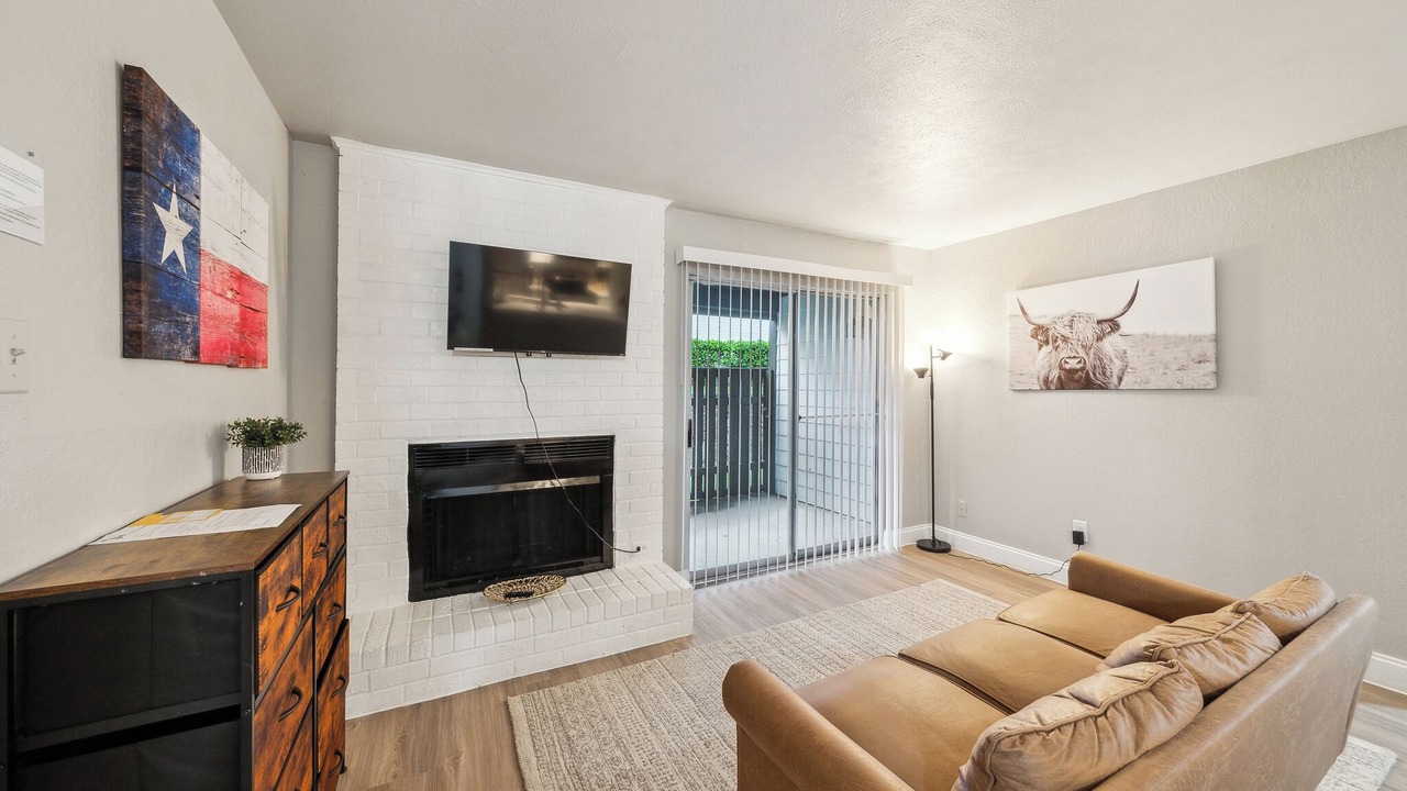 Photo of Livingroom in Grand Prairie