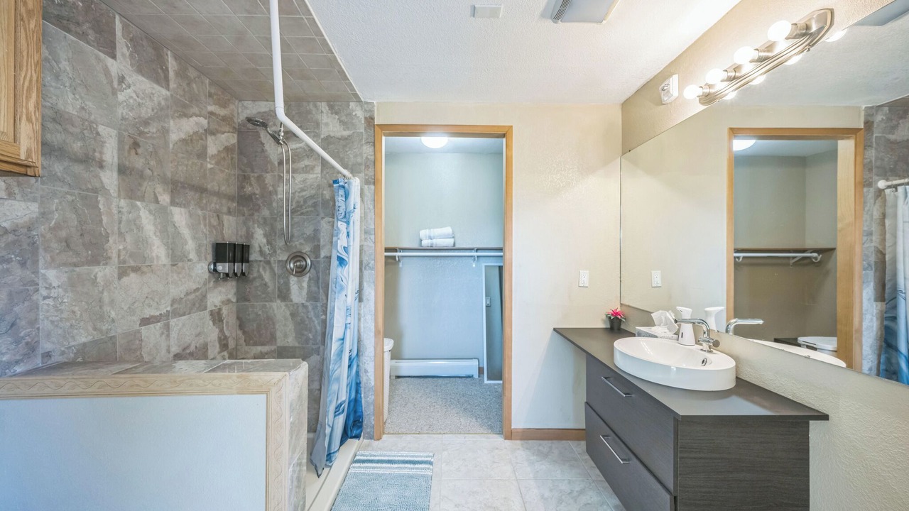 Photo of Bathroom in Castle Pines