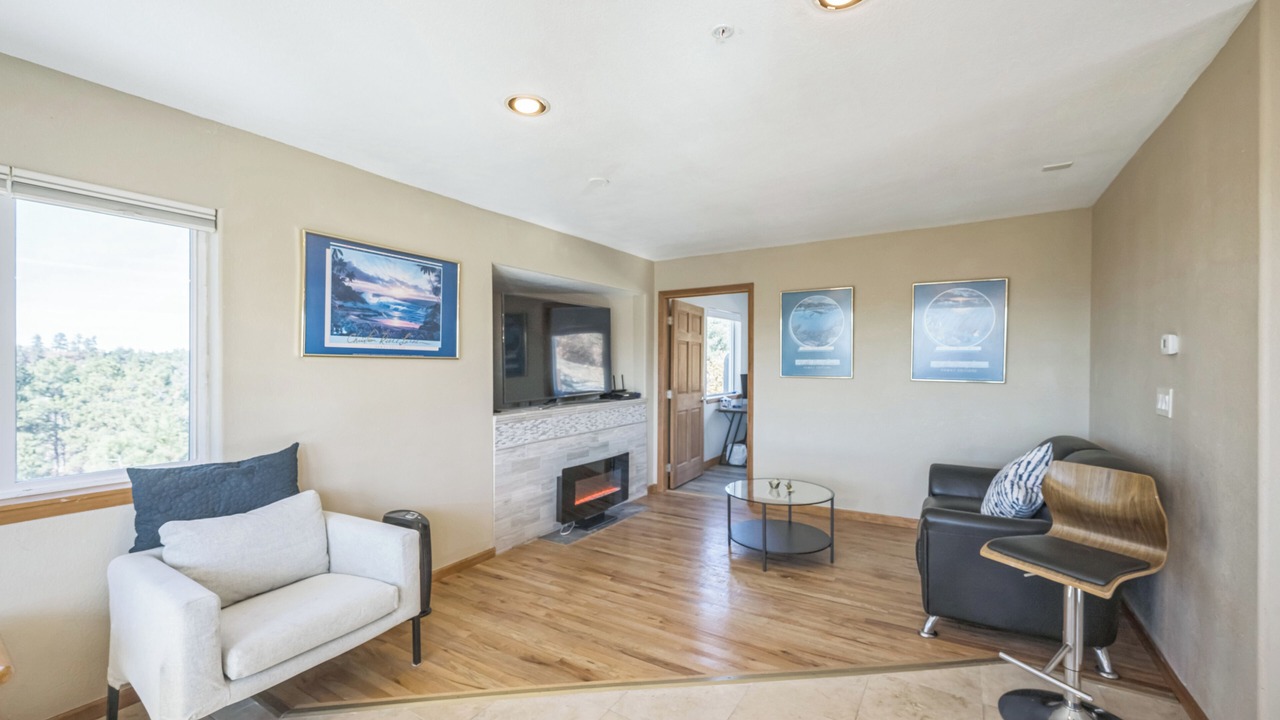 Photo of Livingroom in Castle Pines
