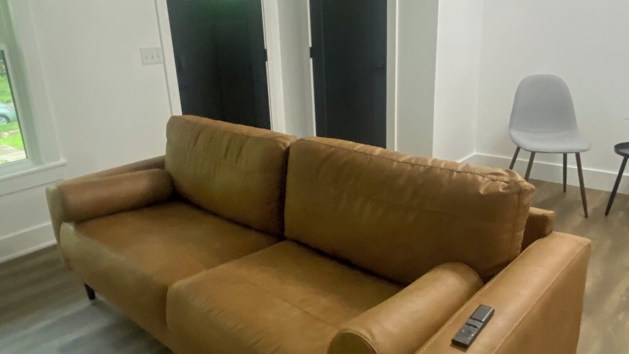 Photo of Livingroom in East Lawrence