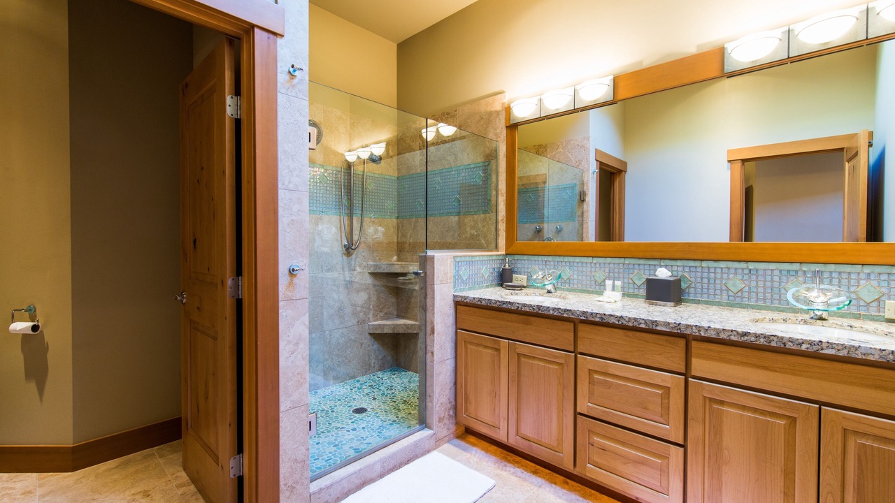 Photo of Bathroom in Manson