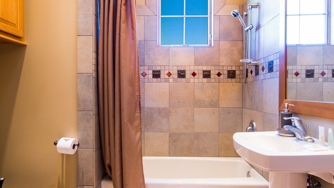 Photo of Bathroom in Manson