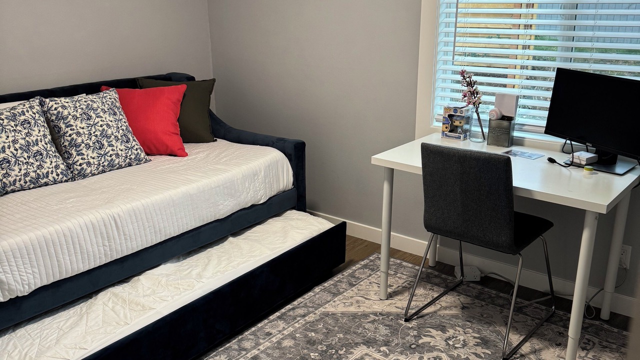 Photo of Bedroom in Highline
