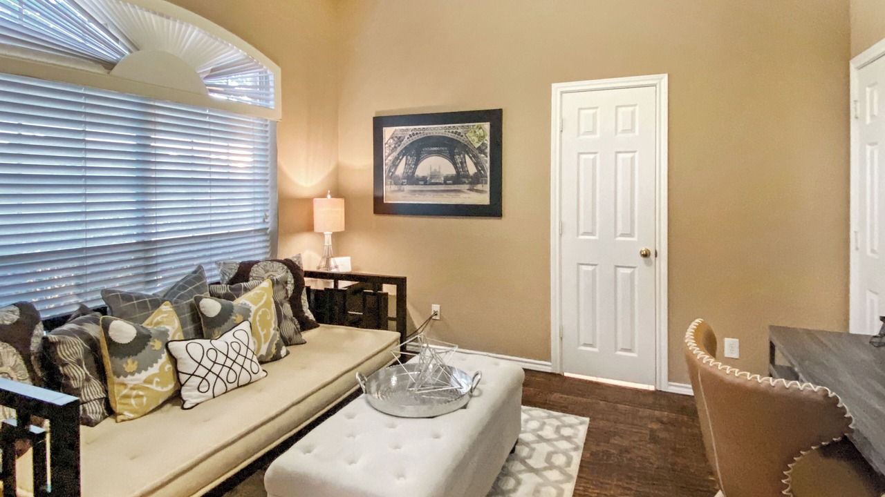 Photo of Livingroom in The Colony