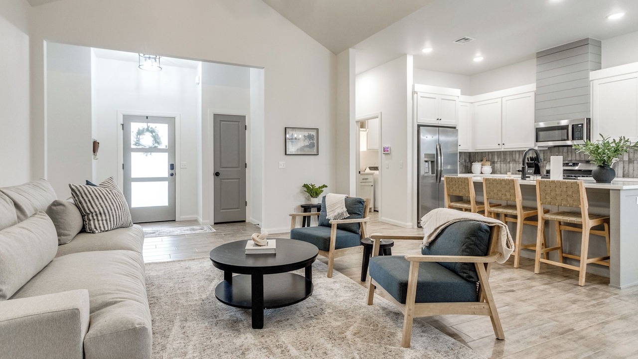Photo of Livingroom in Mustang