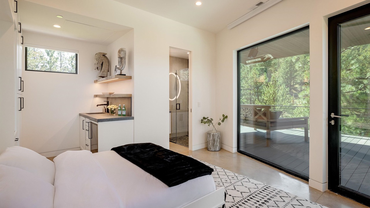 Photo of Bedroom in Pine Brook Hill