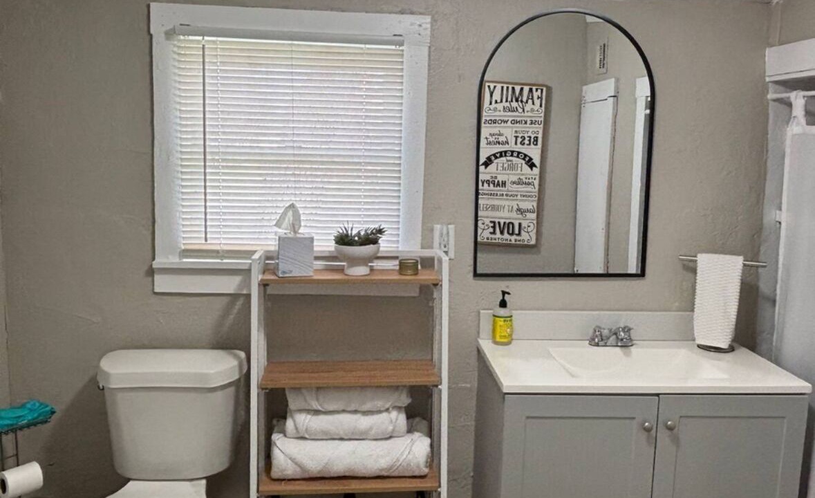 Photo of Bathroom in Cache