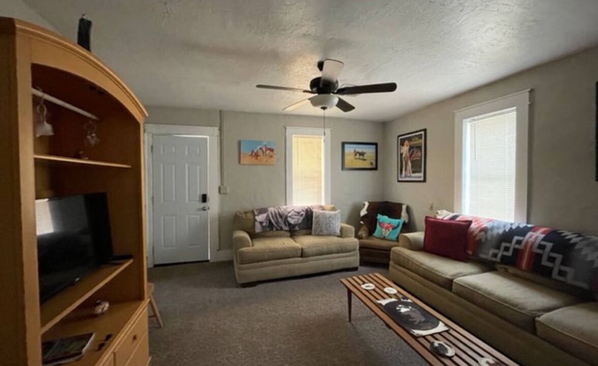 Photo of Livingroom in Cache