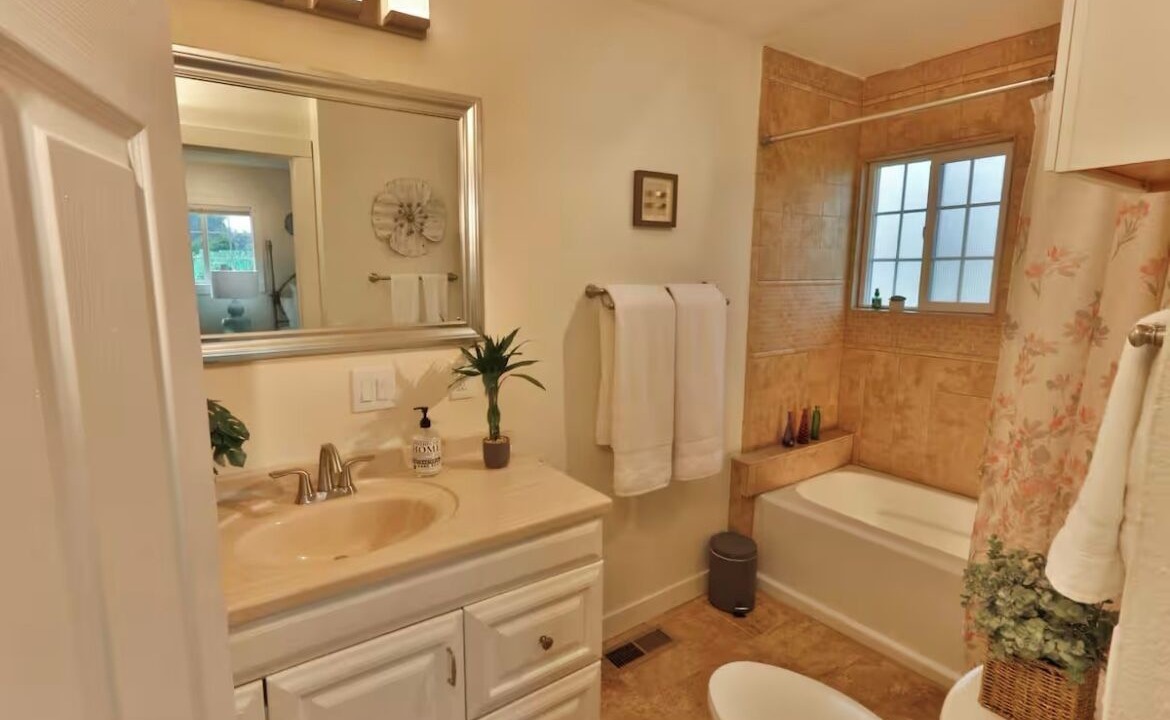 Photo of Bathroom in Milton-Freewater