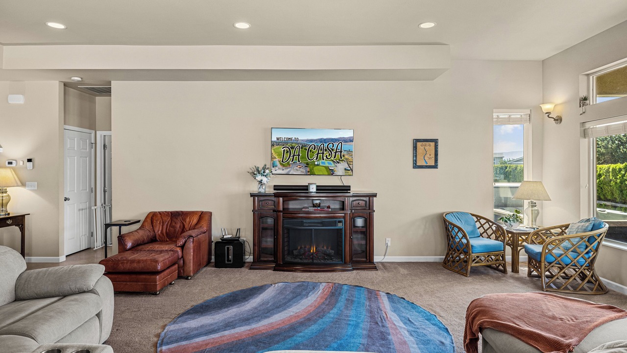 Photo of Livingroom in Desert Aire