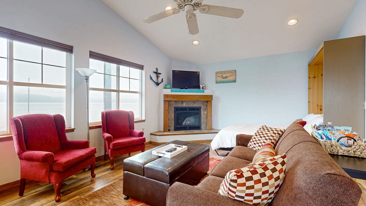 Photo of Livingroom in Camano Island