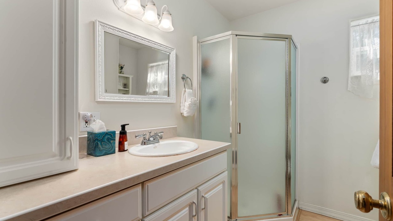 Photo of Bathroom in Manson