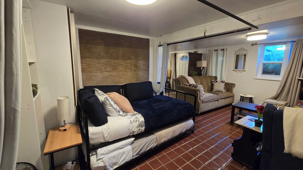 Photo of Livingroom in SeaTac