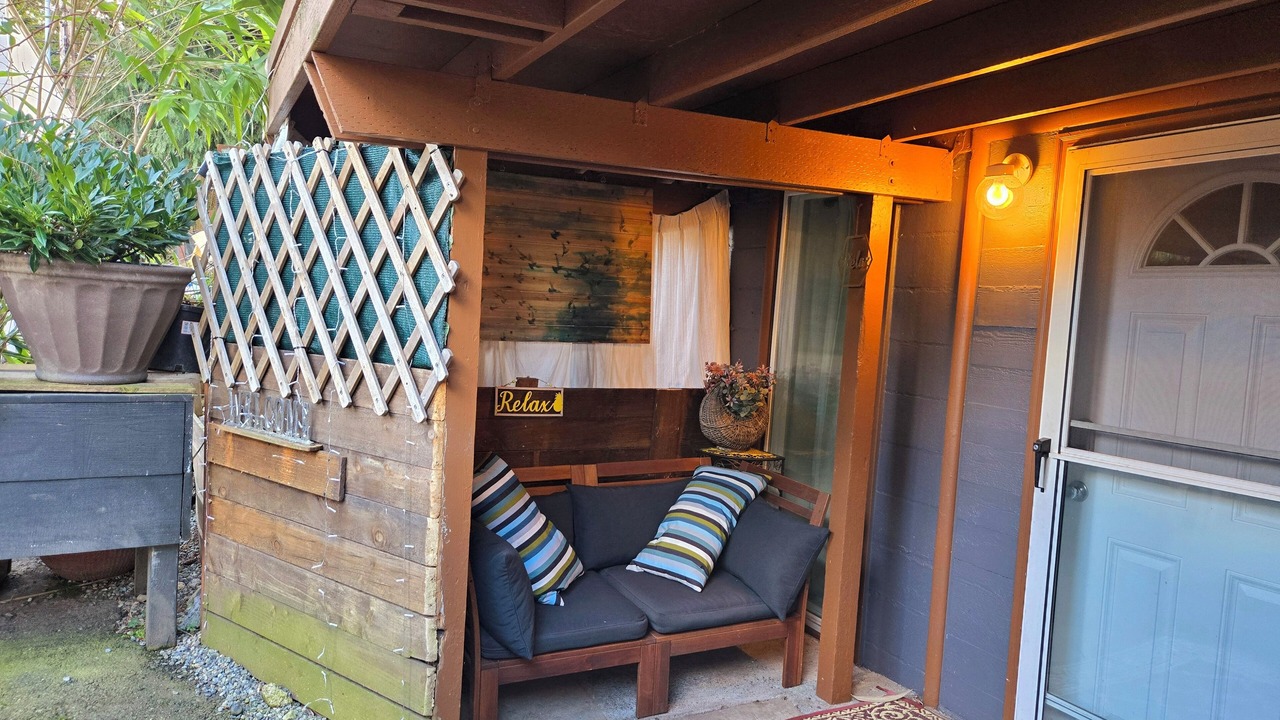 Photo of Patio Balcony in SeaTac