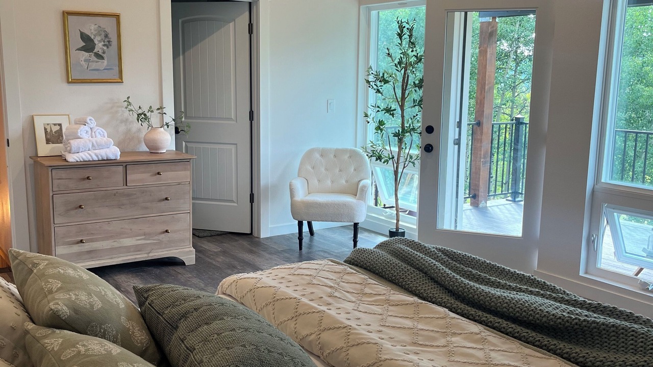 Photo of Bedroom in Shadow Mountain