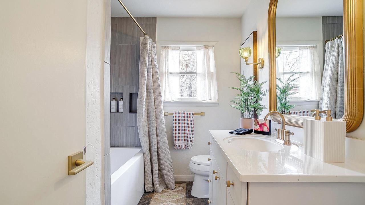 Photo of Bathroom in Westworth Village