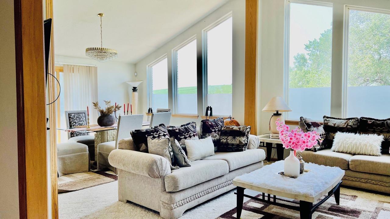 Photo of Livingroom in Burbank