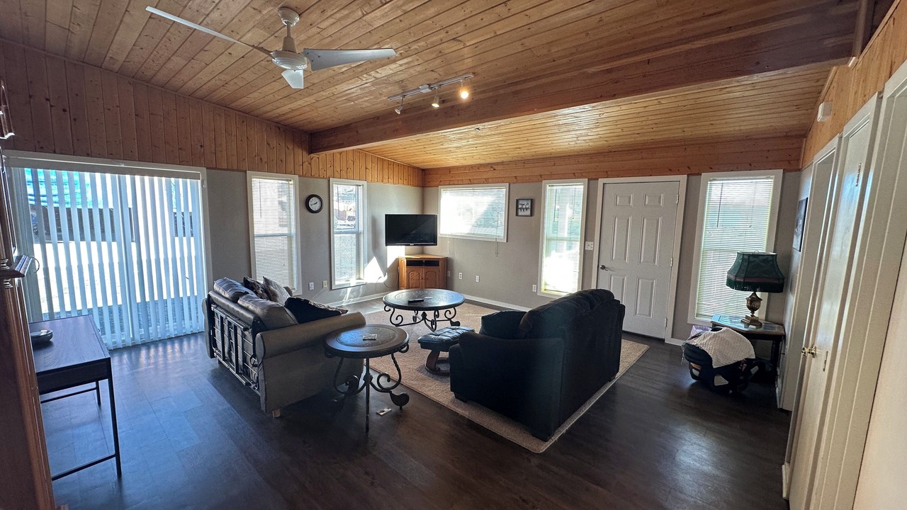 Photo of Livingroom in Pendleton
