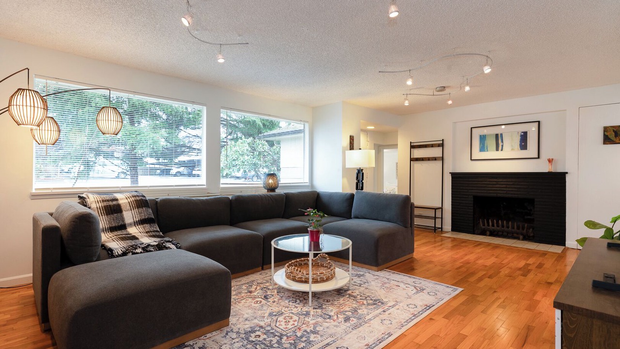 Photo of Livingroom in Burien