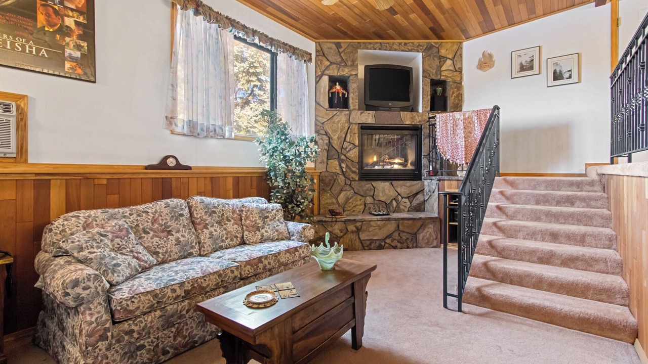 Photo of Livingroom in Gem County