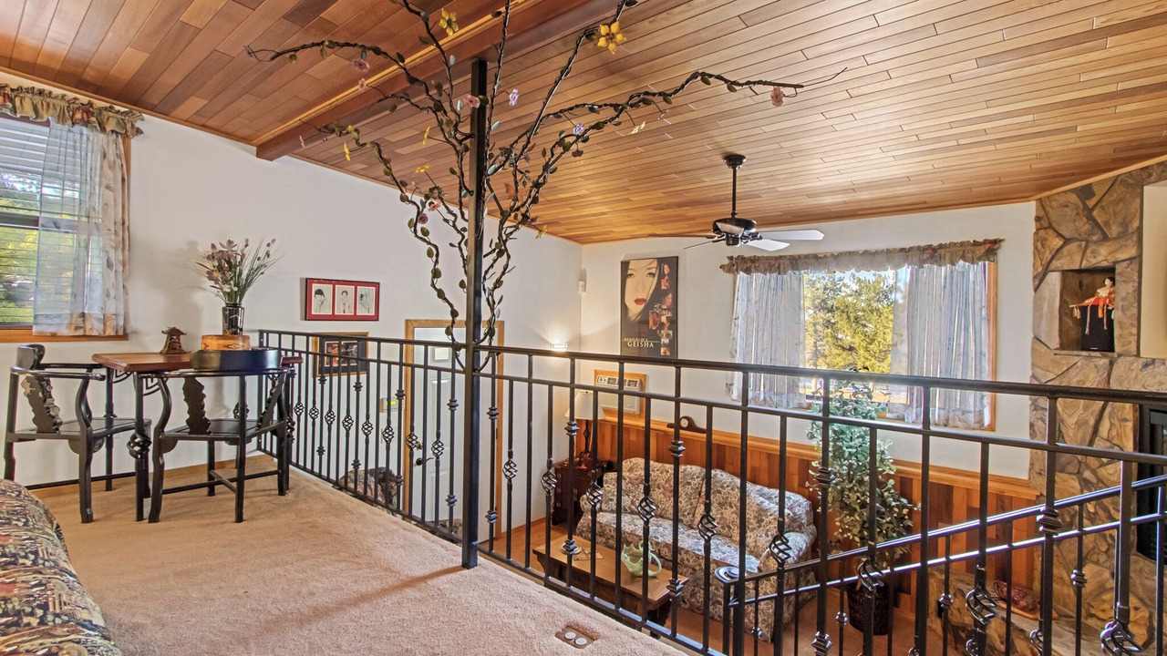 Photo of Livingroom in Gem County