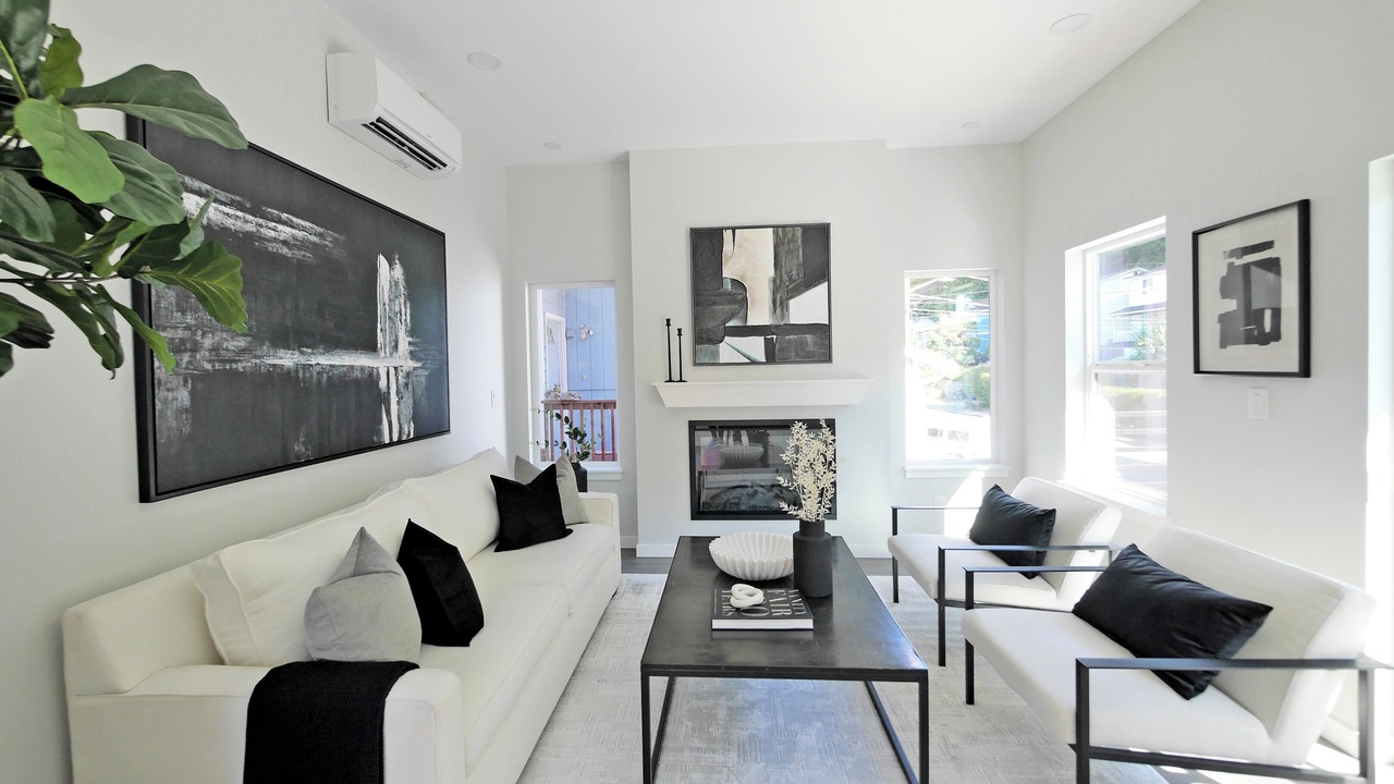 Photo of Livingroom in Columbia City